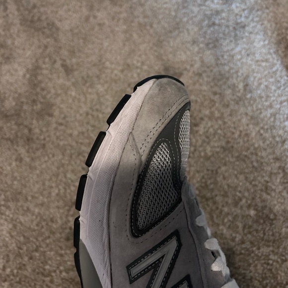 New Balance 990V5 in Grey - Picture 5 of 5